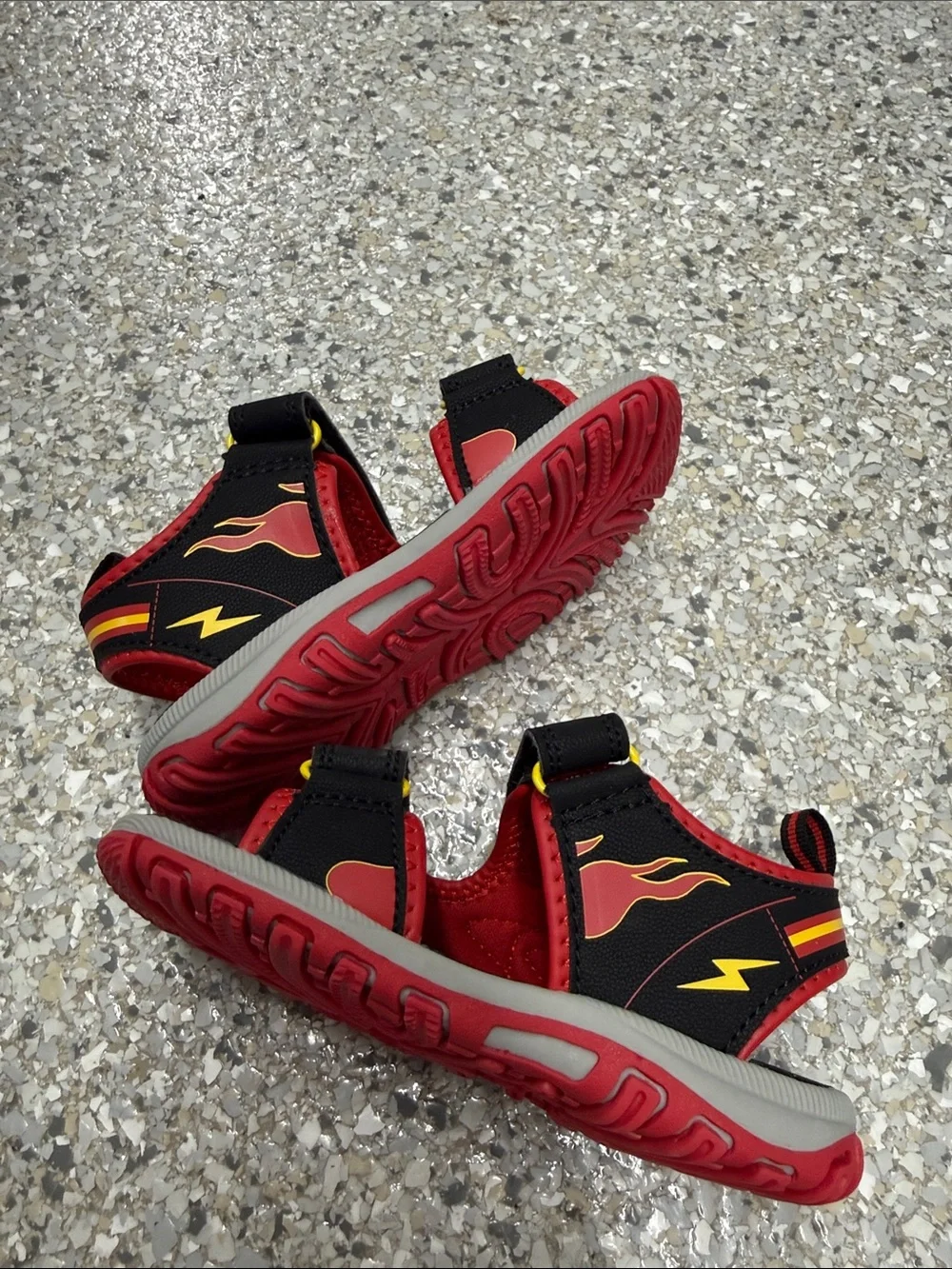 Never worn 8C toddler LMQ CARS sandals